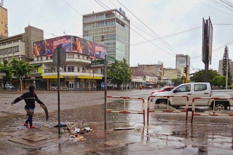 Três pessoas morreram arrastadas pelas cheias nos arredores de Maputo