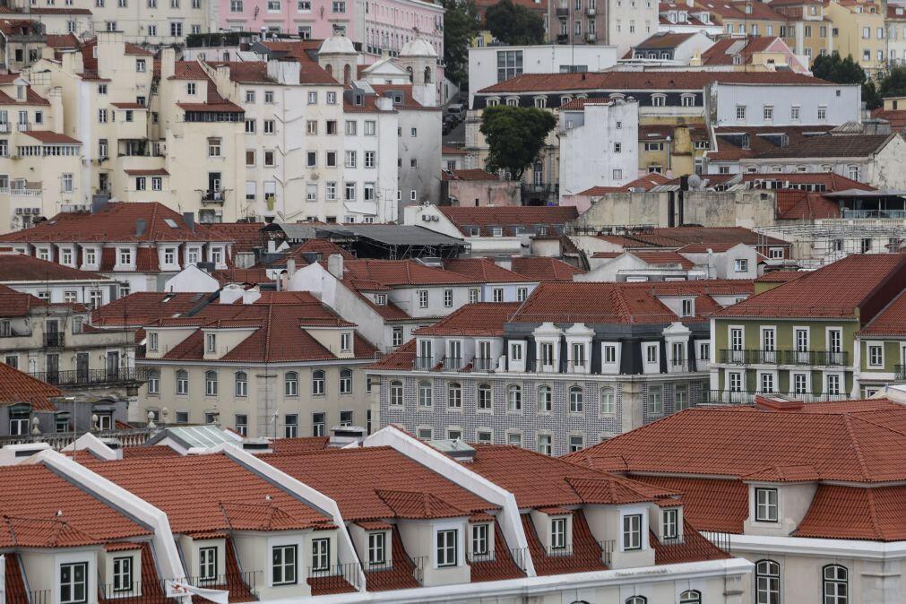 Crise na habitação obriga famílias diferentes a dividir a mesma casa