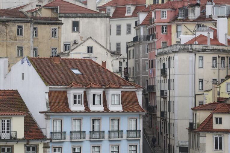 OCDE quer agravar IMI e limitar mais-valias para resolver crise da habitação