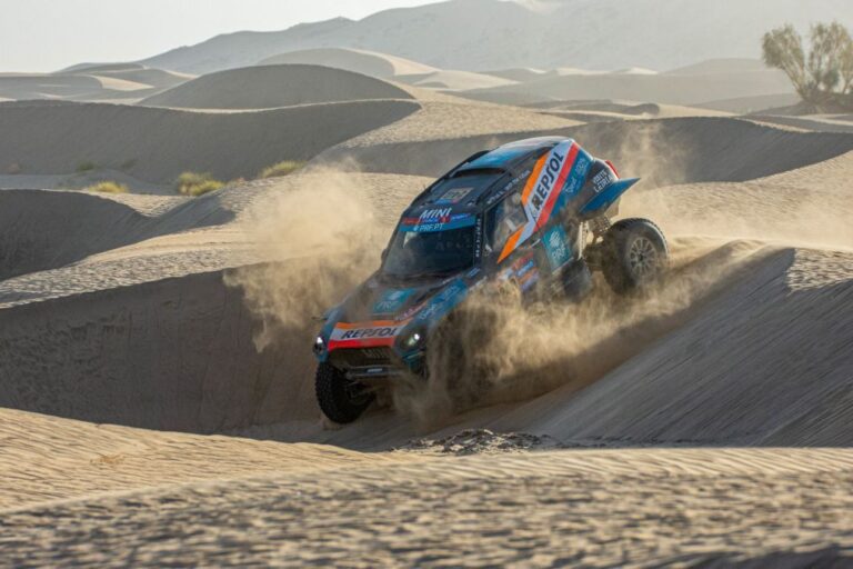Sainz e Peterhansel apontam João Ferreira como possível vencedor do Dakar