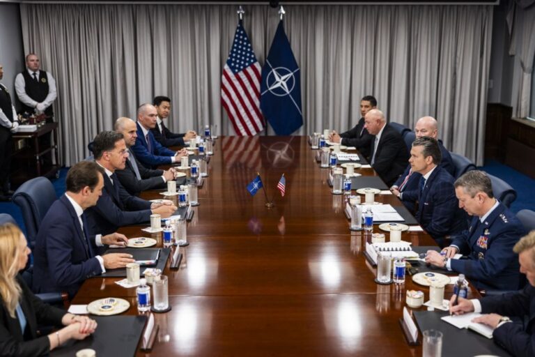 EUA planeiam reduzir participação em alguns grupos da NATO -- Media