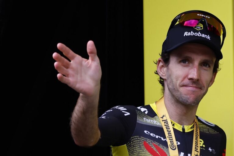 Simon Yates, campeão do Giro2025, termina inesperadamente a carreira aos 33 anos