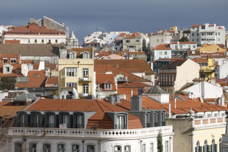 Avaliação das casas sobe 17% em 2025 para 1.949 euros/m2 - INE