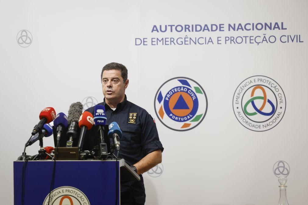 Falhas pontuais do SIRESP colmatadas com estações móveis — Proteção Civil