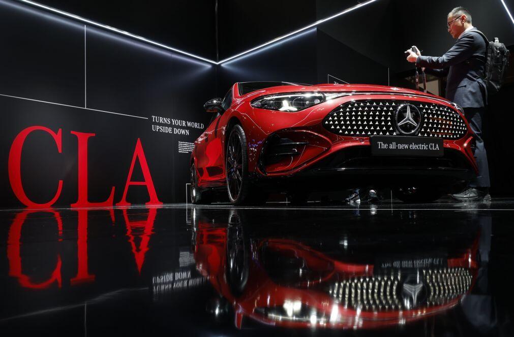 Vendas mundiais da Mercedes-Benz caem 10% em 2025