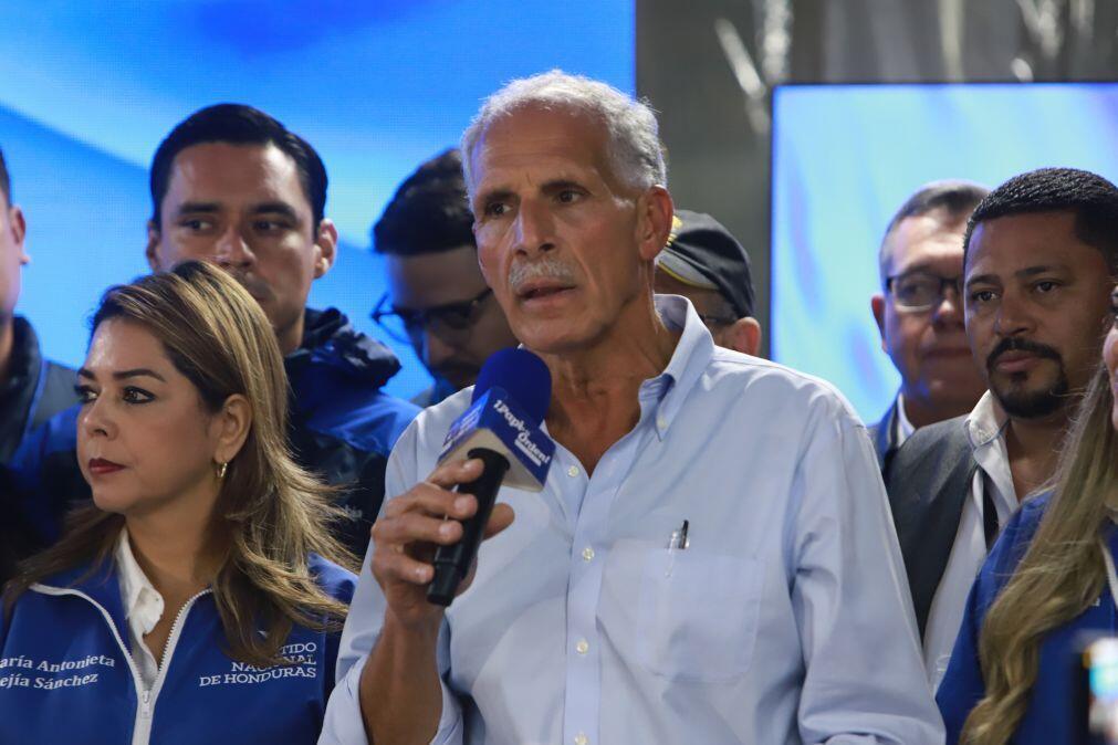Presidente eleito das Honduras viaja para os Estados Unidos