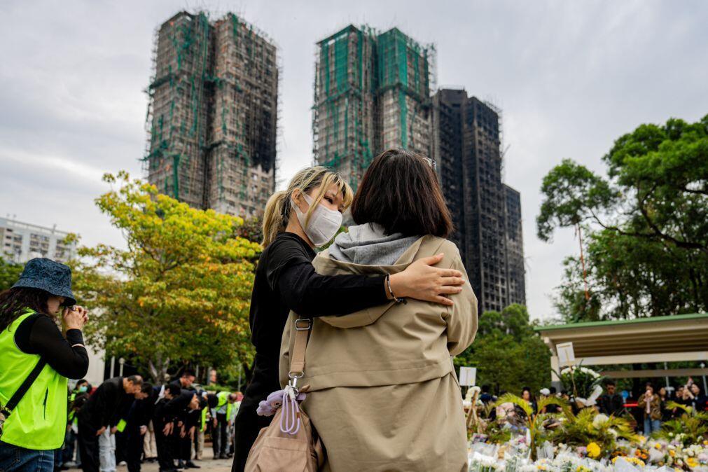 Sobe para 168 número final de mortos no incêndio de novembro em Hong Kong