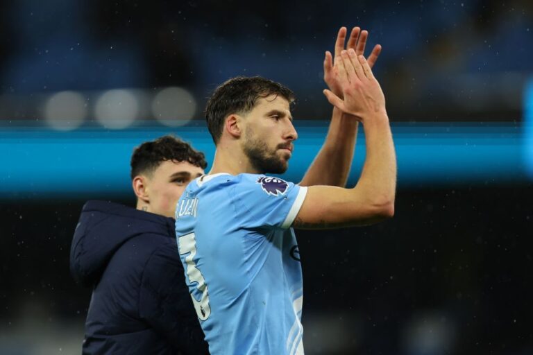Rúben Dias tem lesão na coxa e para entre quatro e seis semanas