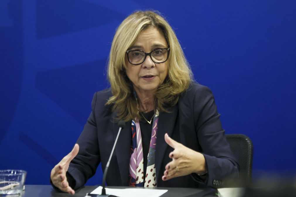 Ministra da Saúde diz que tempo de espera para primeira observação diminuiu