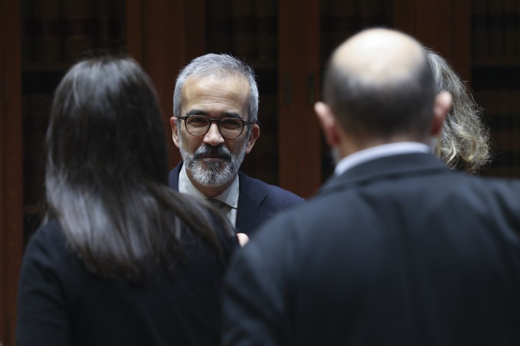Portugal quer solução democrática e admite González como Presidente da Venezuela