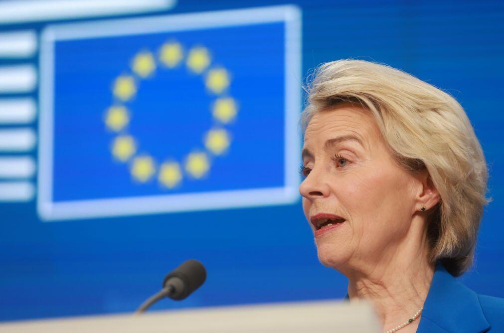 Von der Leyen promete propor rapidamente novas sanções contra responsáveis por repressão no Irão