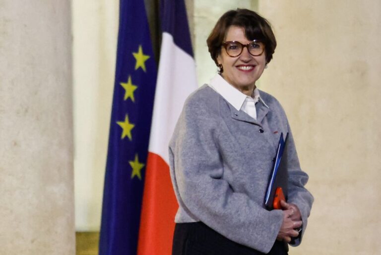 Trump tem muito a perder com imposição de sobretaxas por causa da Gronelândia - ministra francesa