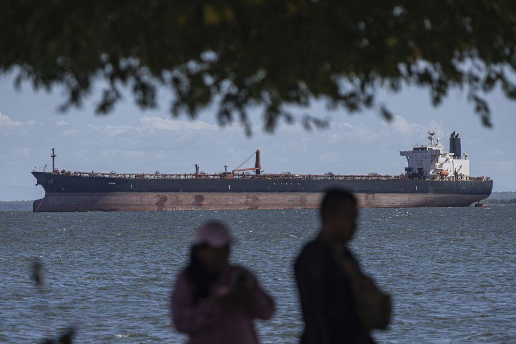 Estados Unidos sancionam quatro empresas por transportarem petróleo da Venezuela