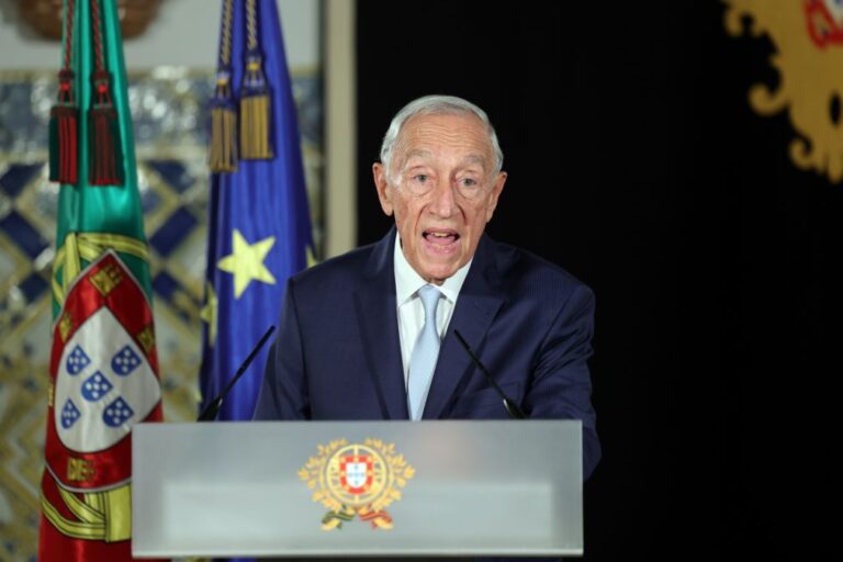 Marcelo promulga novo sistema de consultas e cirurgias e levanta dúvidas sobre proteção de dados