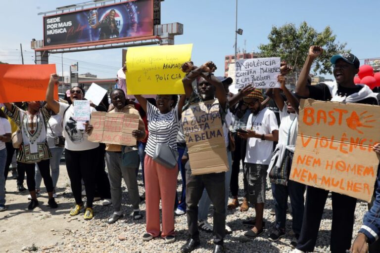 Ativistas angolanos admitem negociar local do fim da marcha e negam afronta às autoridades