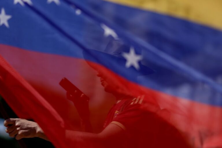 Líder interina da Venezuela nomeia especialista em economia como vice-presidente