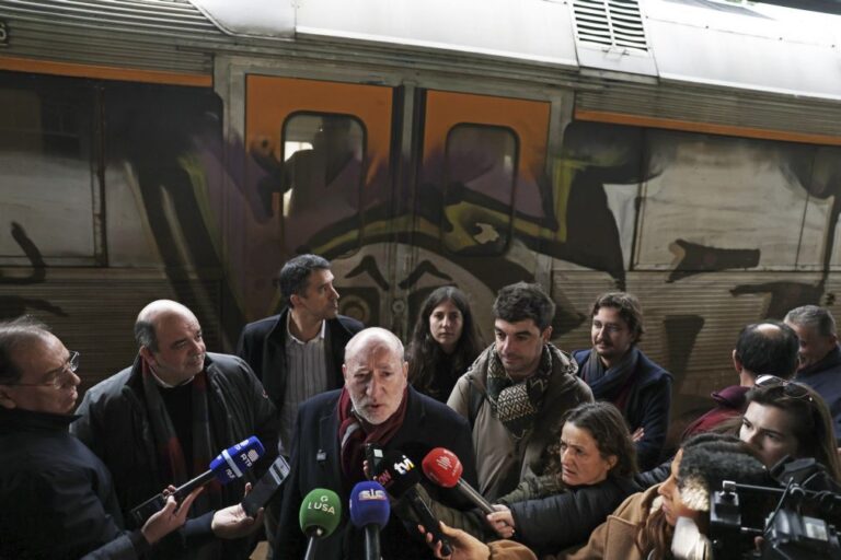 António Filipe alerta para desinvestimento na ferrovia