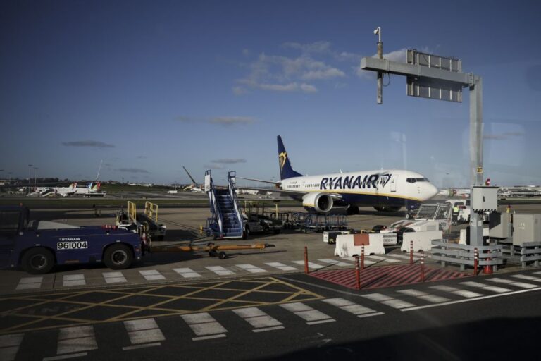 Ryanair anuncia crescimento fora de Lisboa e diz que Portela está 