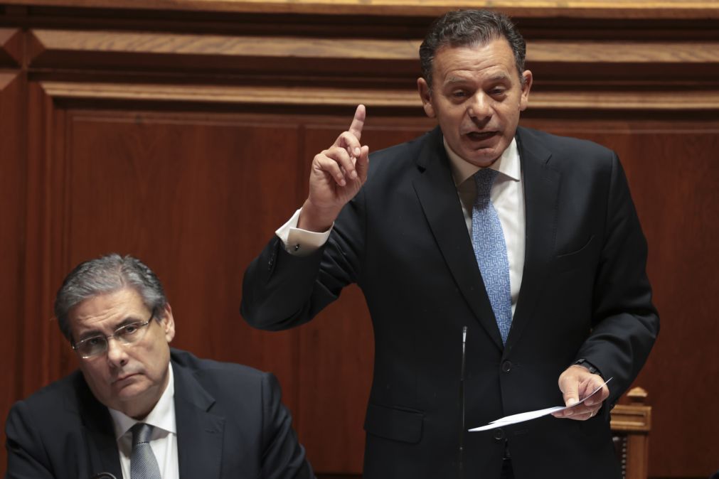 Primeiro-ministro lamenta mortes e anuncia 275 novas viaturas para o INEM