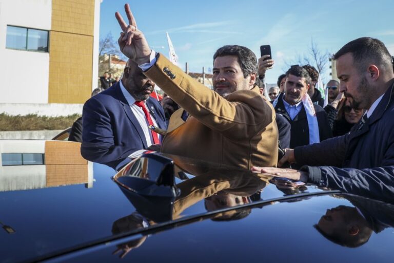 Presidenciais: Ventura equipara Cotrim a Mendes e rejeita 