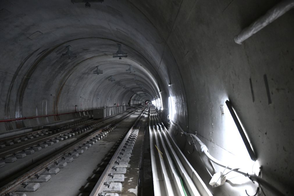 Linha Rosa do Metro do Porto estará operacional até março de 2027
