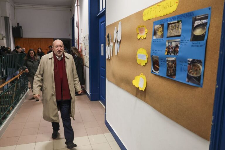 António Filipe diz que voto antecipado é positivo