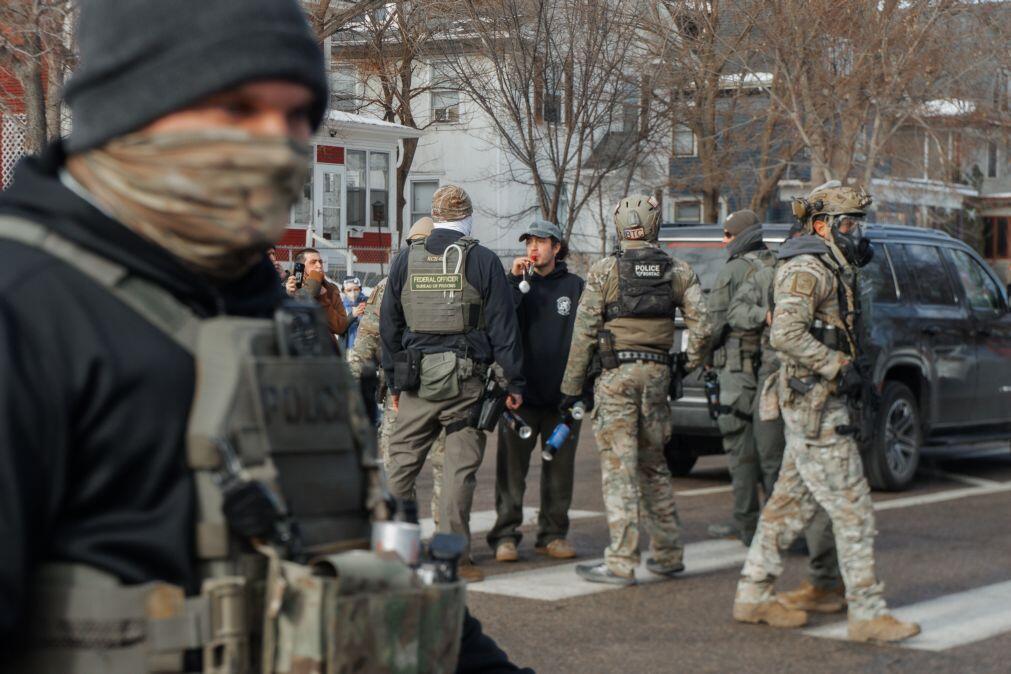 Juíza mantém operação de imigração em Minnesota apesar de protestos e processo