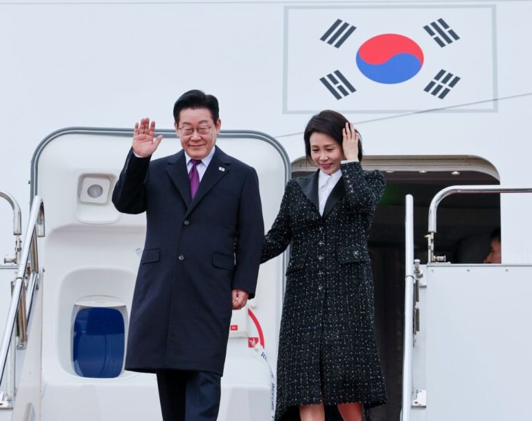 Líderes do Japão e Coreia do Sul reúnem sob pressão da China