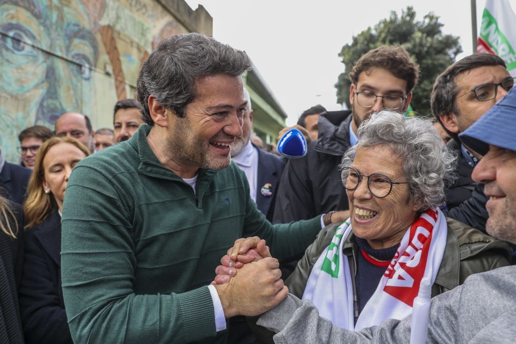 Ventura acusa Montenegro de querer ser o “salva boias” de Marques Mendes