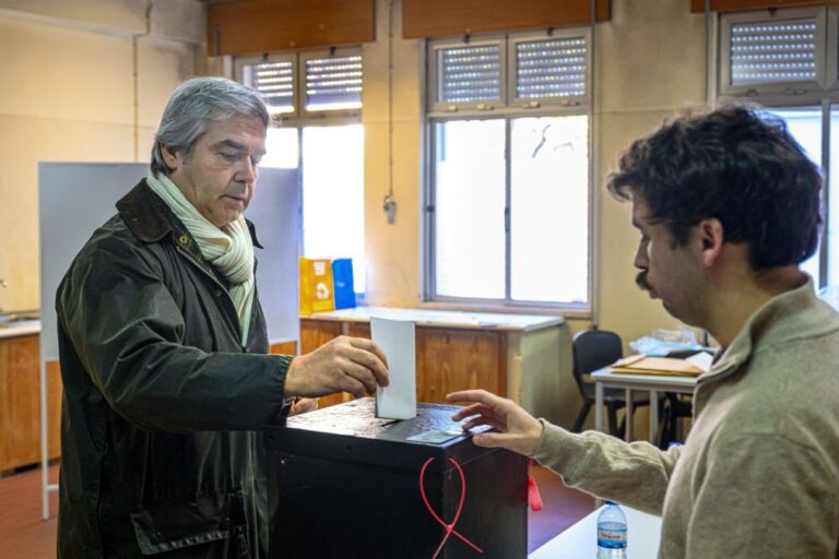 Melo apela ao voto na eleição de quem deve ser garante do funcionamento das instituições