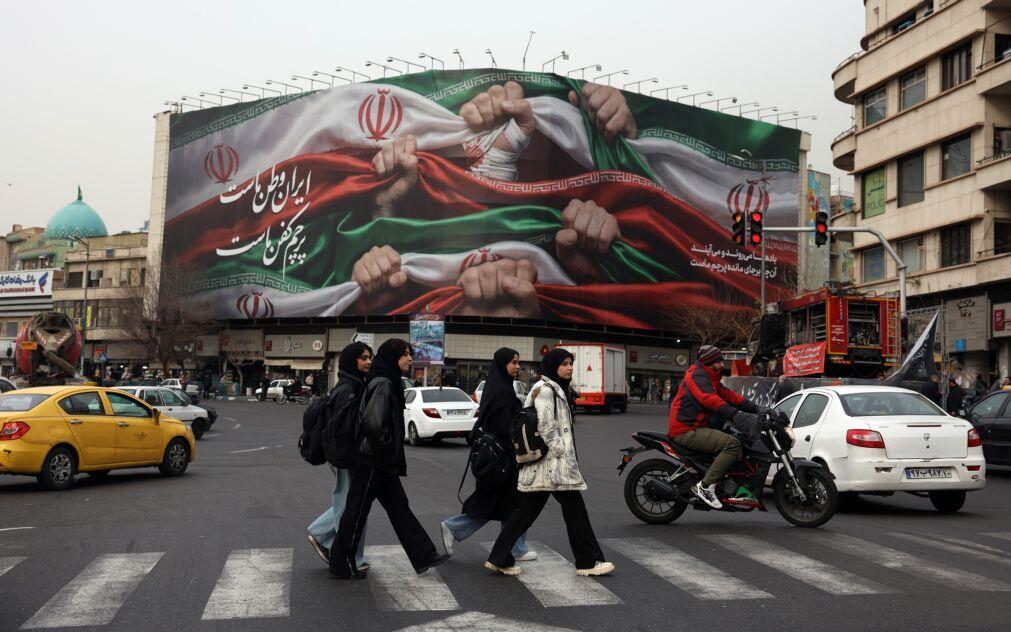 Chefe da polícia iraniana faz ultimato aos participantes nos protestos