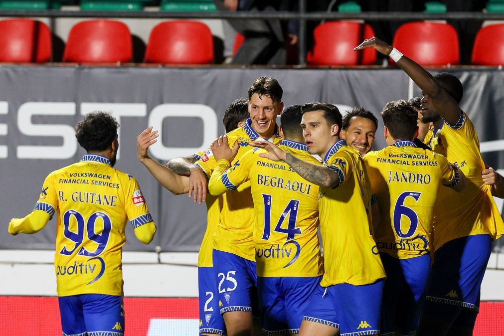 Estoril Praia goleia na Amadora e segura nono lugar