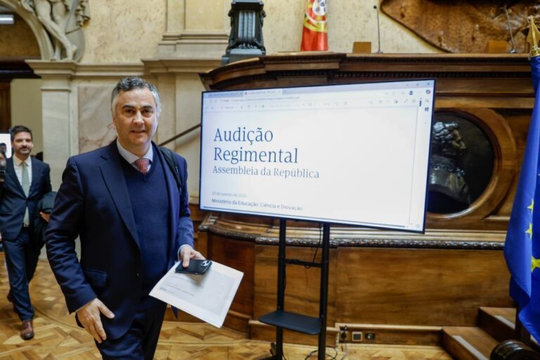 OCDE vai monitorizar reforma do Ministério da Educação -- ministro