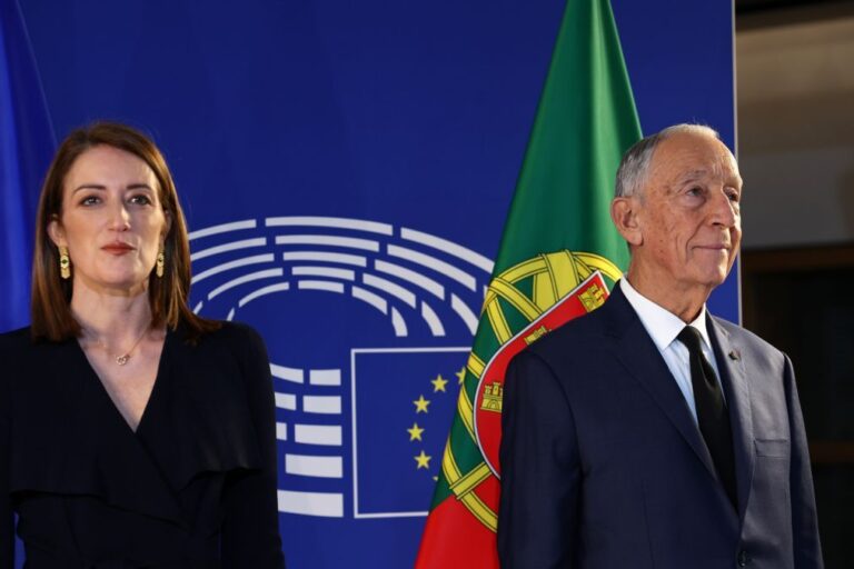 Marcelo avisa que quem tentar dividir pela força mundo em hemisférios irá falhar