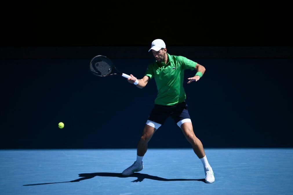 Novak Djokovic bate Francesco Maestrelli e está na terceira ronda do Open da Austrália