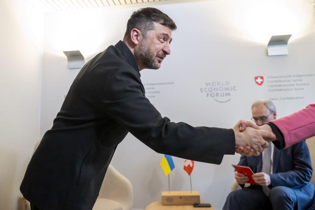 Zelensky diz que negociações foram construtivas e antecipa reunião na próxima semana