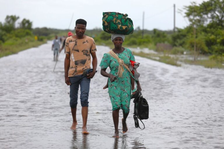 Embaixadores africanos em Moçambique apoiam vítimas das cheias com 12 mil euros