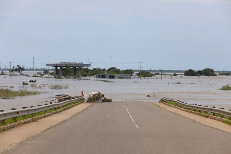 Moçambique avalia em 537,6 ME infraestruturas destruídas pelas inundações
