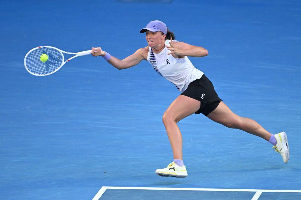 Iga Swiatek apura-se para os quartos de final do Open da Austrália