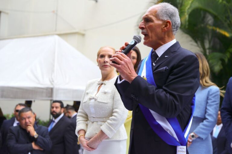 Nasry Asfura investido novo Presidente das Honduras com o apoio de Trump