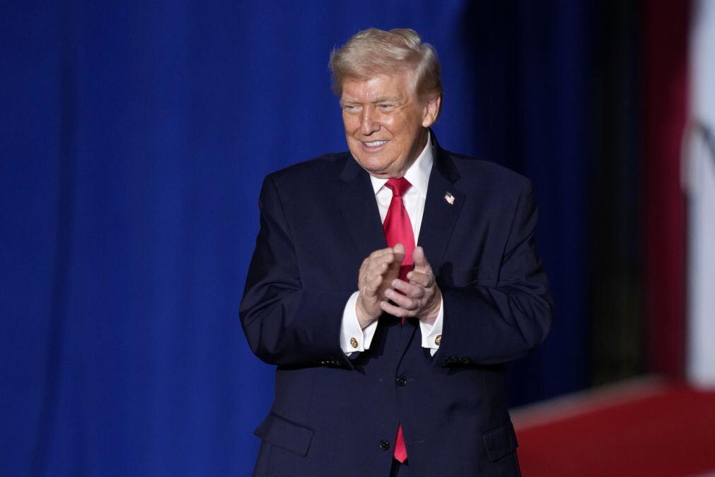 Trump anuncia reabertura do espaço aéreo comercial da Venezuela