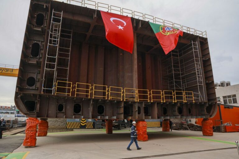 Na Turquia, Marinha deu 