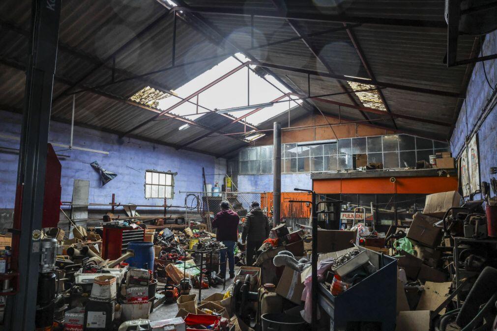 População de Pedrógão Grande obrigada a desenrascar-se após três dias sem energia e comunicações