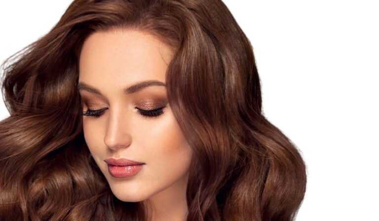 Maquilhagem, cabelo e unhas: o que vamos usar este ano
