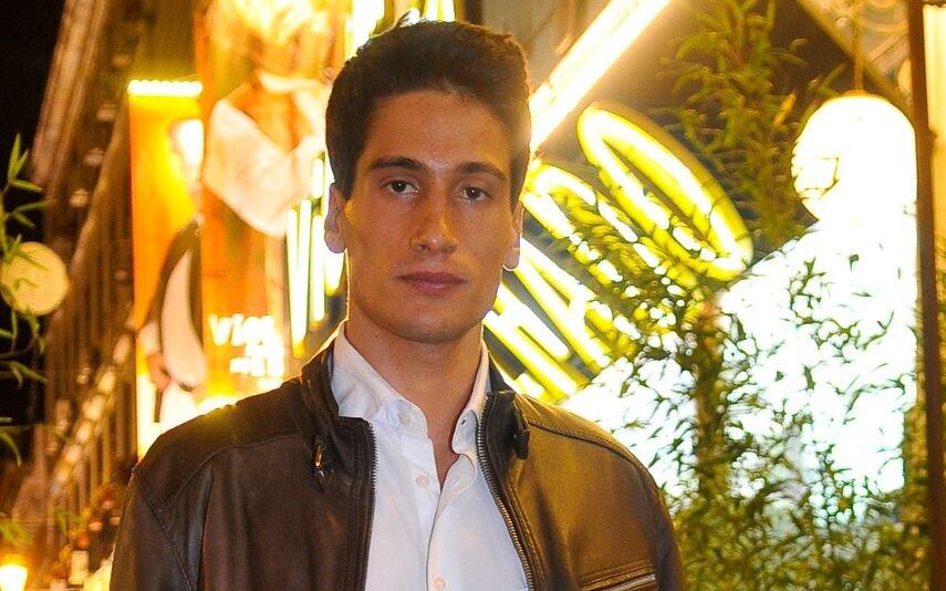 Renato Seabra Faz de sacristão durante missa na prisão nos Estados Unidos