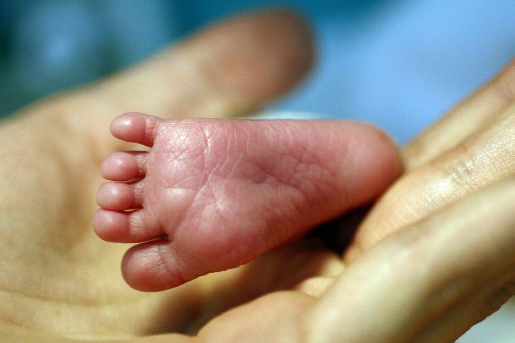 Governo de Macau rejeita apelos a reforço da licença de paternidade