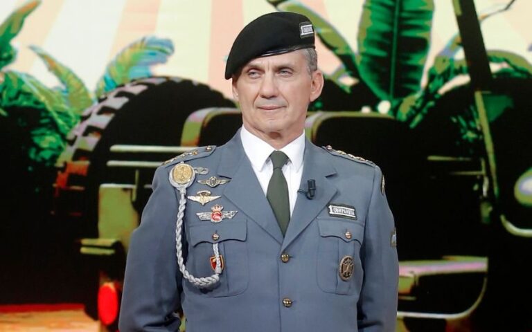 1ª Companhia Bronca! Microfone do Comandante não é desligado e frase polémica dita em off é exposta