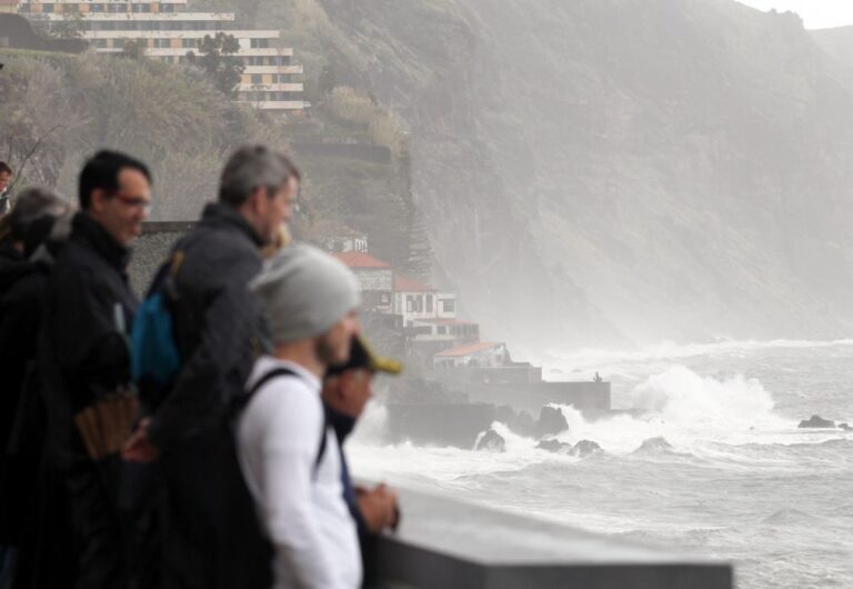 Capitania do Funchal emite aviso de agitação marítima forte para a Madeira