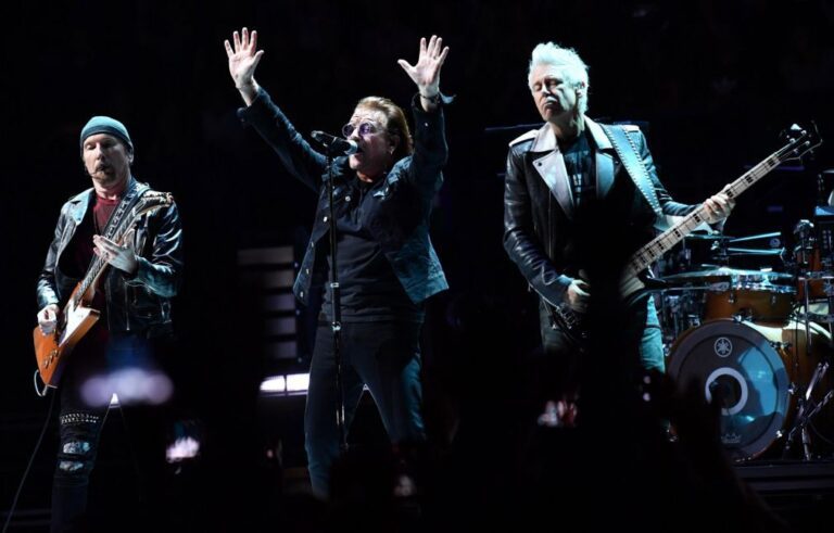 U2 lançam novas músicas que incluem críticas a Putin e ao ICE