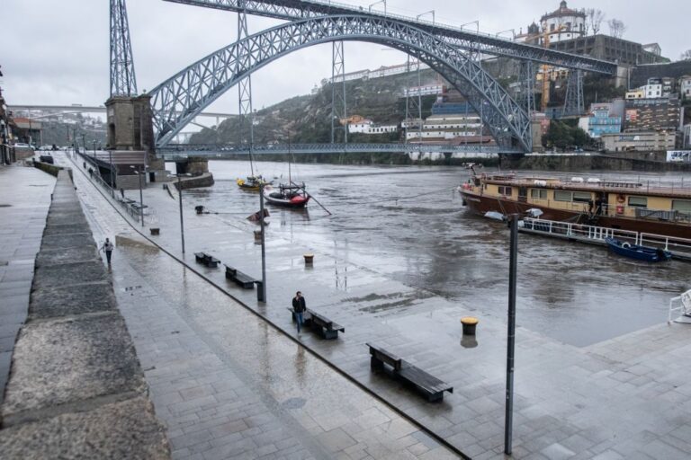 Capitania do Douro prevê para hoje e quinta-feira maior subida do caudal do rio